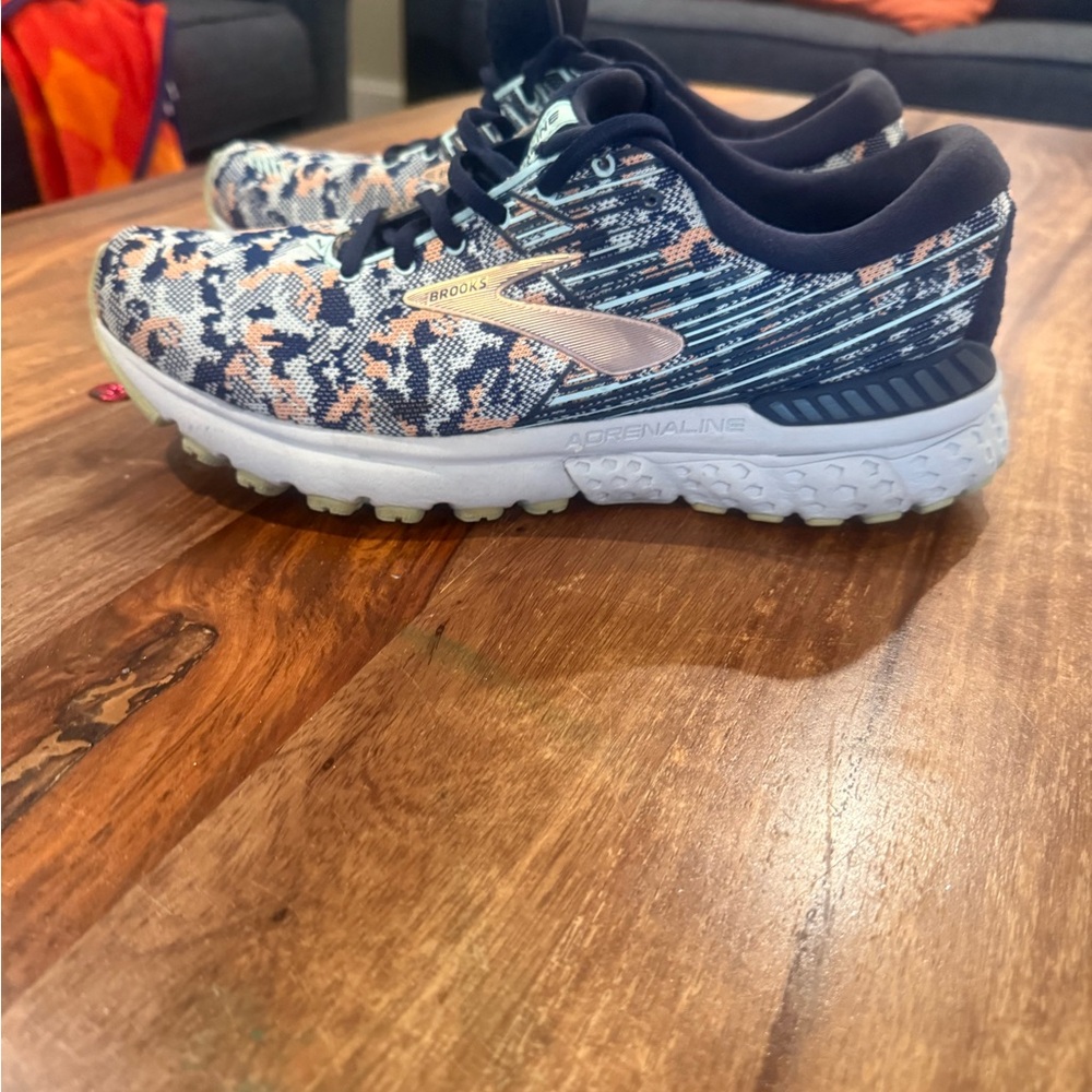 Brooks womens Sneakers size 11  Blue, White, Orange
